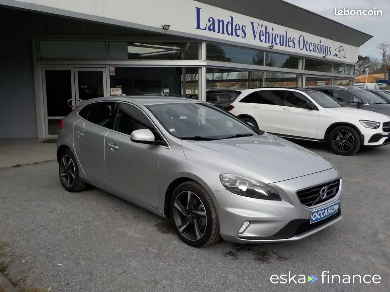 Lízing Sedan Volvo V40 2015