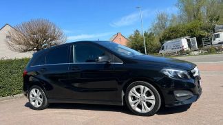 Financování Hatchback MERCEDES B 180 2015