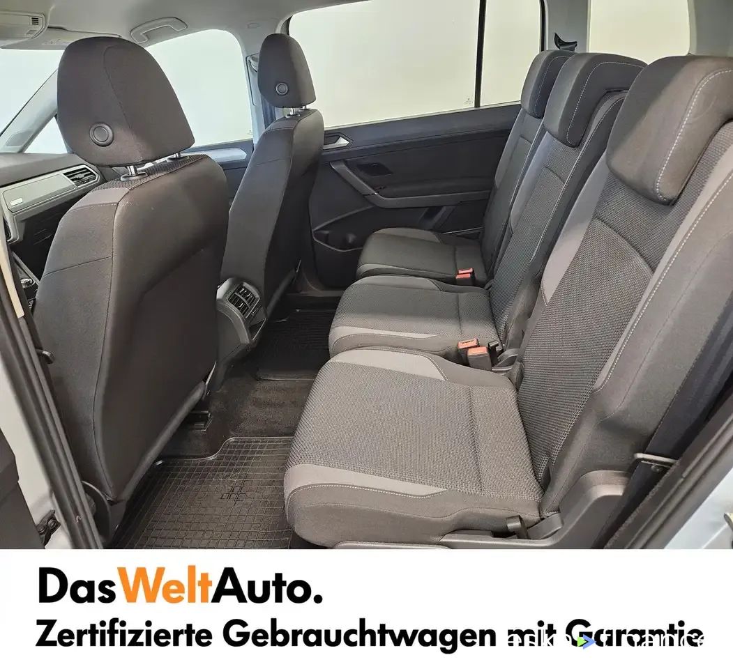 Leasing Passenger transport Volkswagen Touran 2019