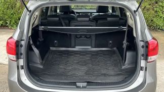 Lízing Hatchback Kia Carens 2016