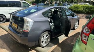 Lízing Sedan Toyota Prius 2010