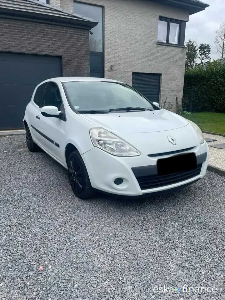 Leasing Sedan Renault Clio 2010