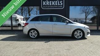 Financování Hatchback MERCEDES B 200 2016