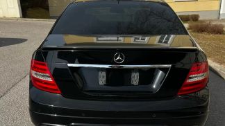 Lízing Sedan MERCEDES C 180 2011