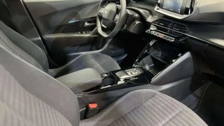 Lízing Sedan Peugeot E-2008 2023