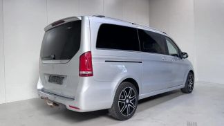Financování Hatchback MERCEDES V 250 2018