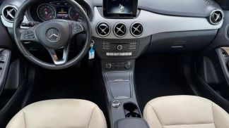 Lízing Hatchback MERCEDES B 180 2015