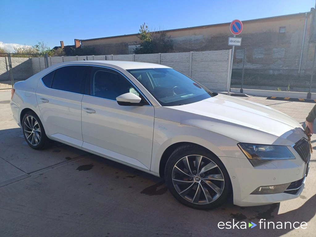 Lízing Sedan Skoda Superb 2017