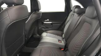 Lízing Hatchback MERCEDES B 180 2023