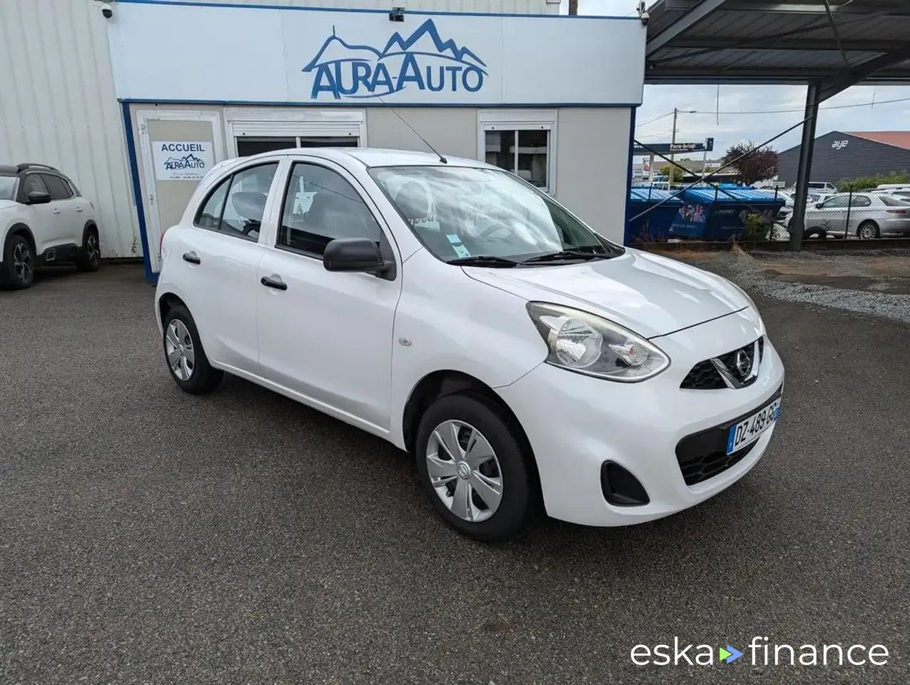 Hatchback Nissan Micra 2016