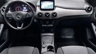 Lízing Hatchback MERCEDES B 200 2018