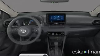 Leasing Sedan Toyota Yaris 2025