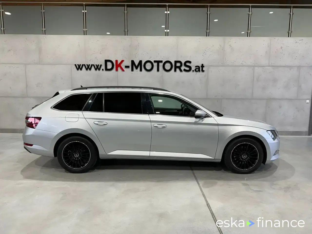 Wóz Skoda Superb 2017