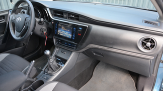 Hatchback Toyota Auris 2019