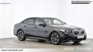 Financování Sedan BMW 520 2024