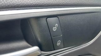 Lízing Sedan MERCEDES CLA 180 2015