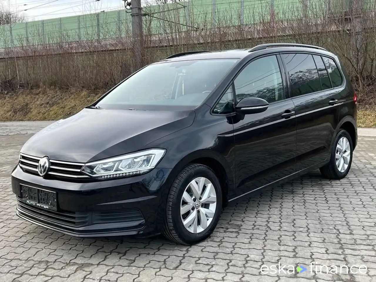 Lízing Hatchback Volkswagen Touran 2017
