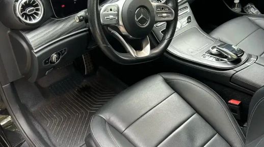 MERCEDES E 220 2019