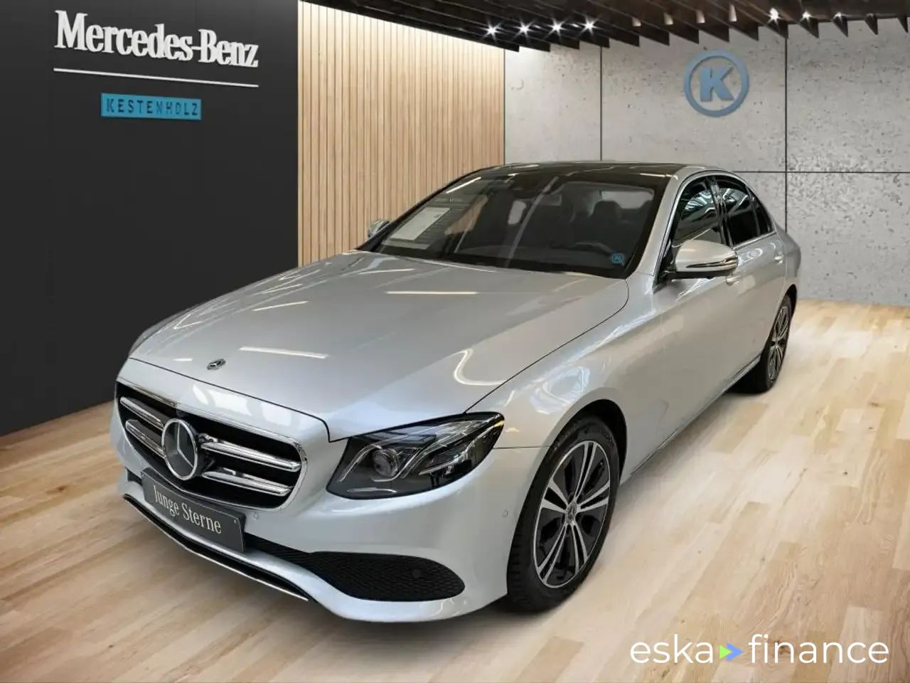 Financování Sedan MERCEDES E 400 2019