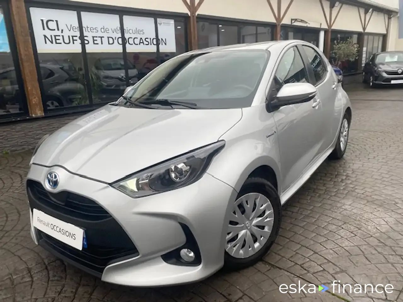 Lízing Sedan Toyota Yaris 2021