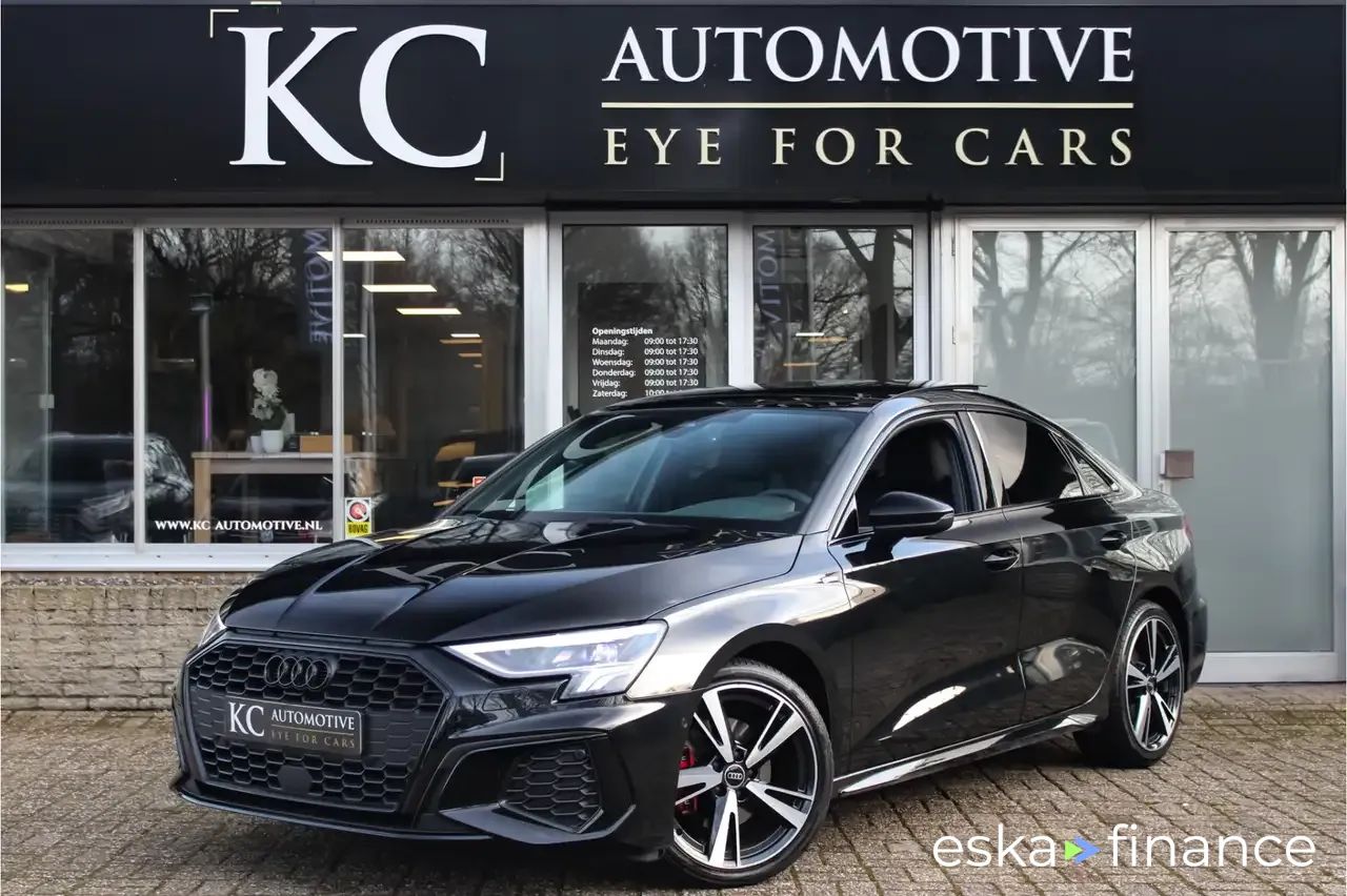 Lízing Sedan Audi A3 2023