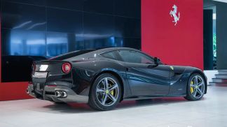 Leasing Coupe Ferrari F12 2013