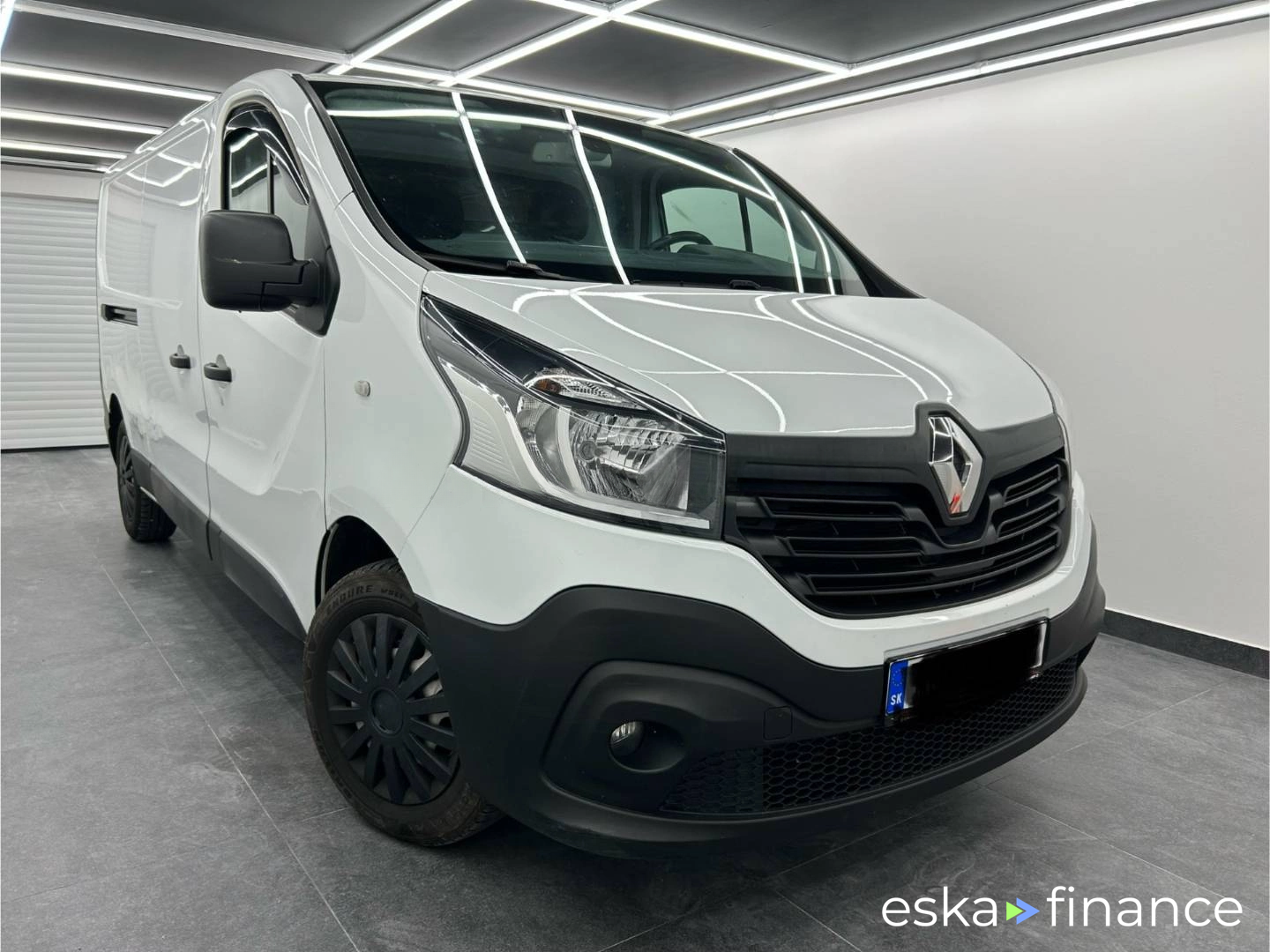 Zamknięte pudełko Renault Trafic 2018