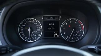 Lízing Hatchback MERCEDES B 180 2013