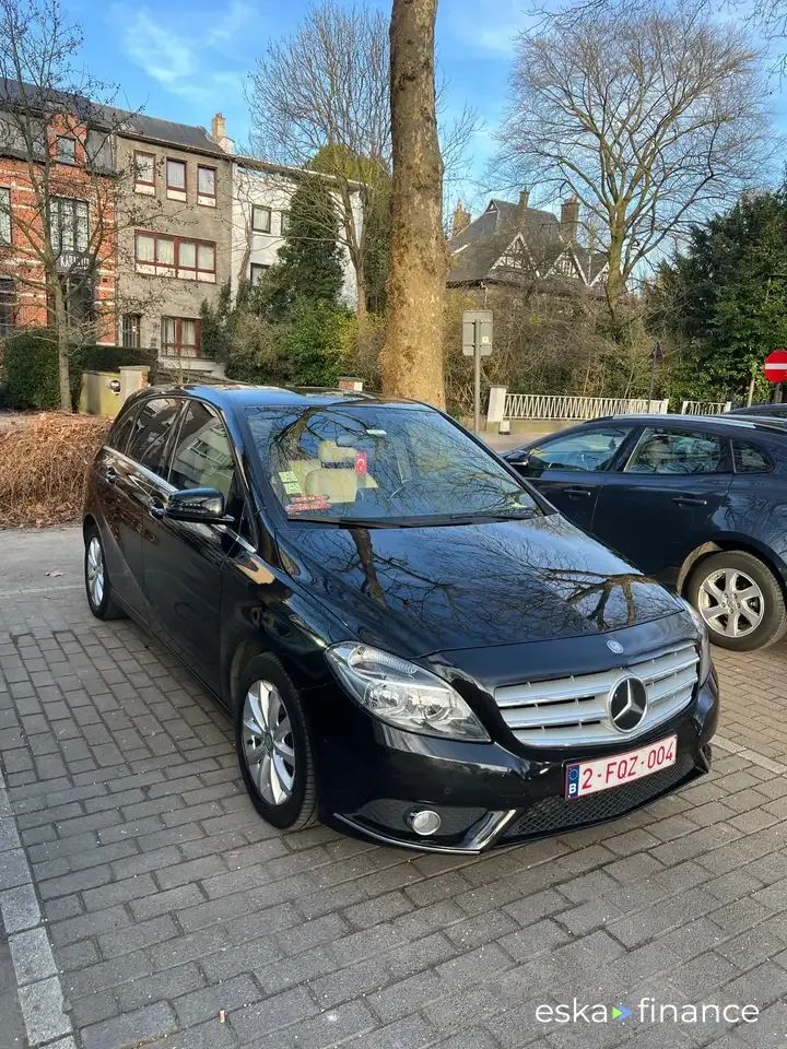 Leasing Wagon MERCEDES B 180 2012