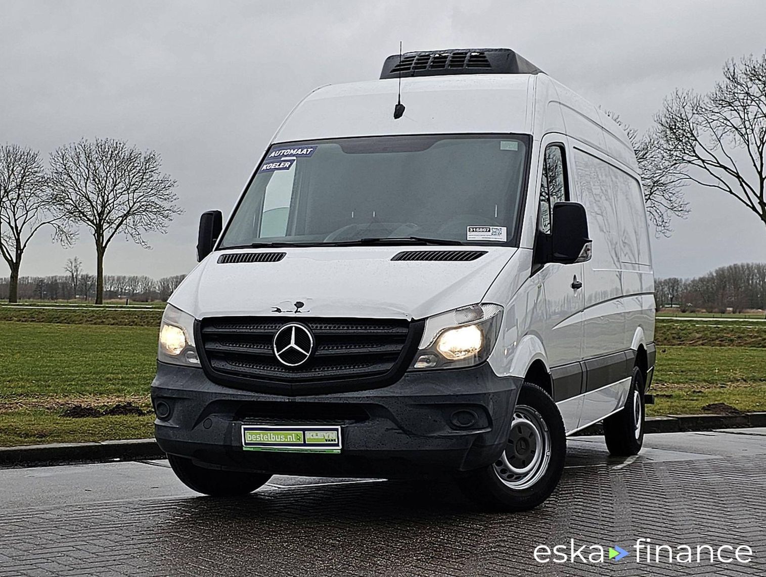 Leasing Refrigirated truck Mercedes-Benz SPRINTER 210 2014