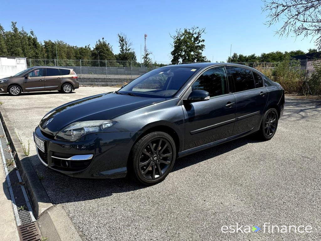 Lízing Hatchback Renault Laguna 2012