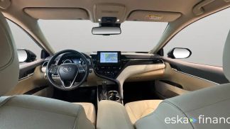 Lízing Sedan Toyota Camry 2023