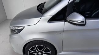 Financování Hatchback MERCEDES V 250 2018