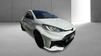 Lízing Hatchback Toyota Yaris 2024