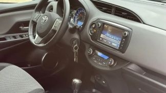 Lízing Hatchback Toyota Yaris 2016