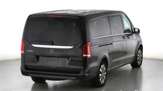 Financování Hatchback MERCEDES V 300 2023