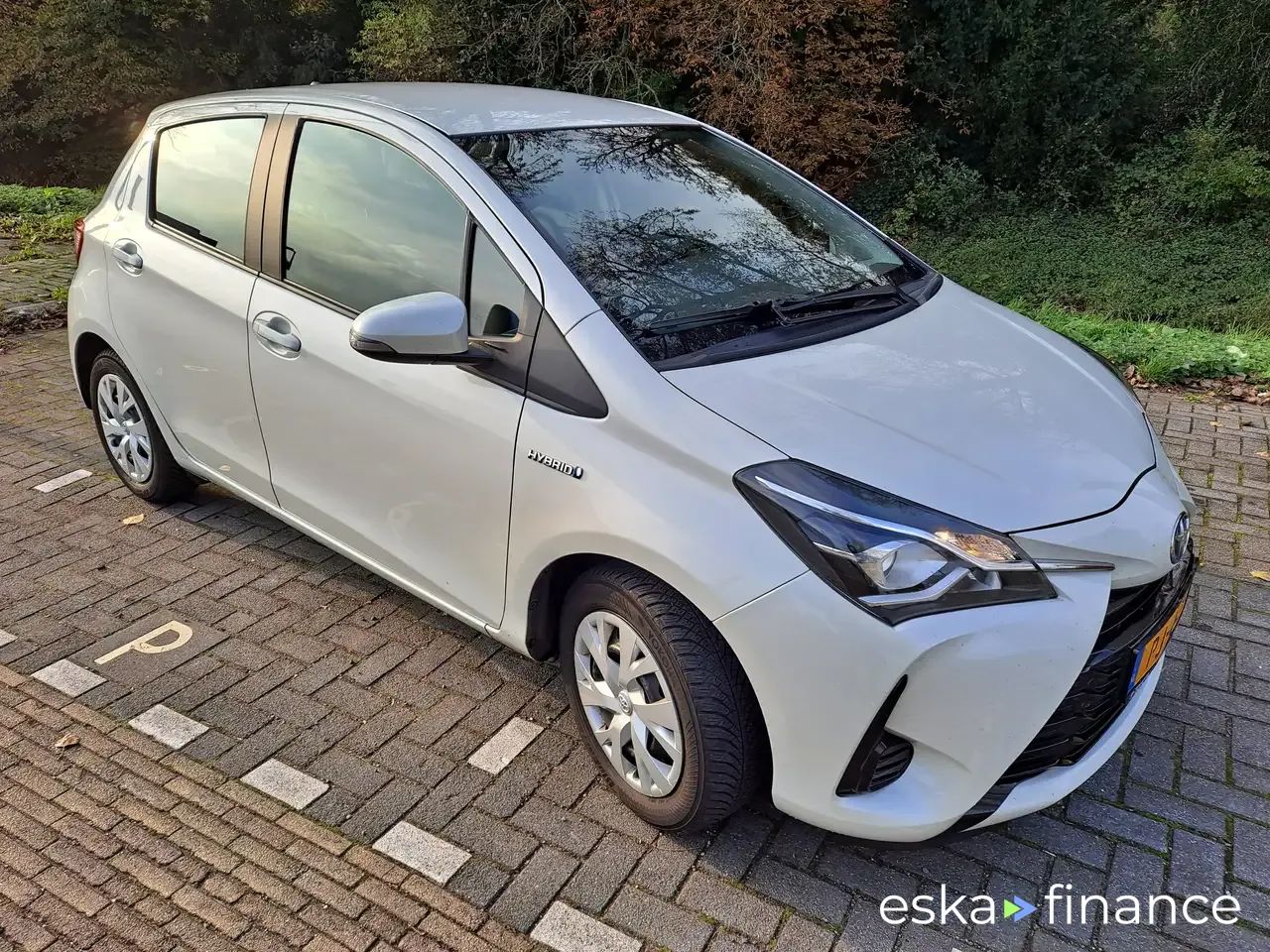 Leasing Hatchback Toyota Yaris 2017