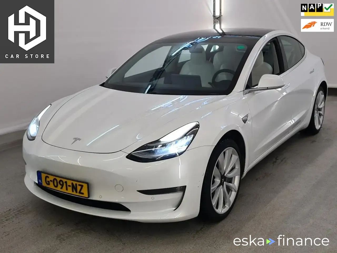 Lízing Hatchback Tesla Model 3 2019