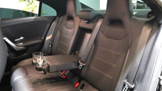 Lízing Sedan MERCEDES CLA 200 2023