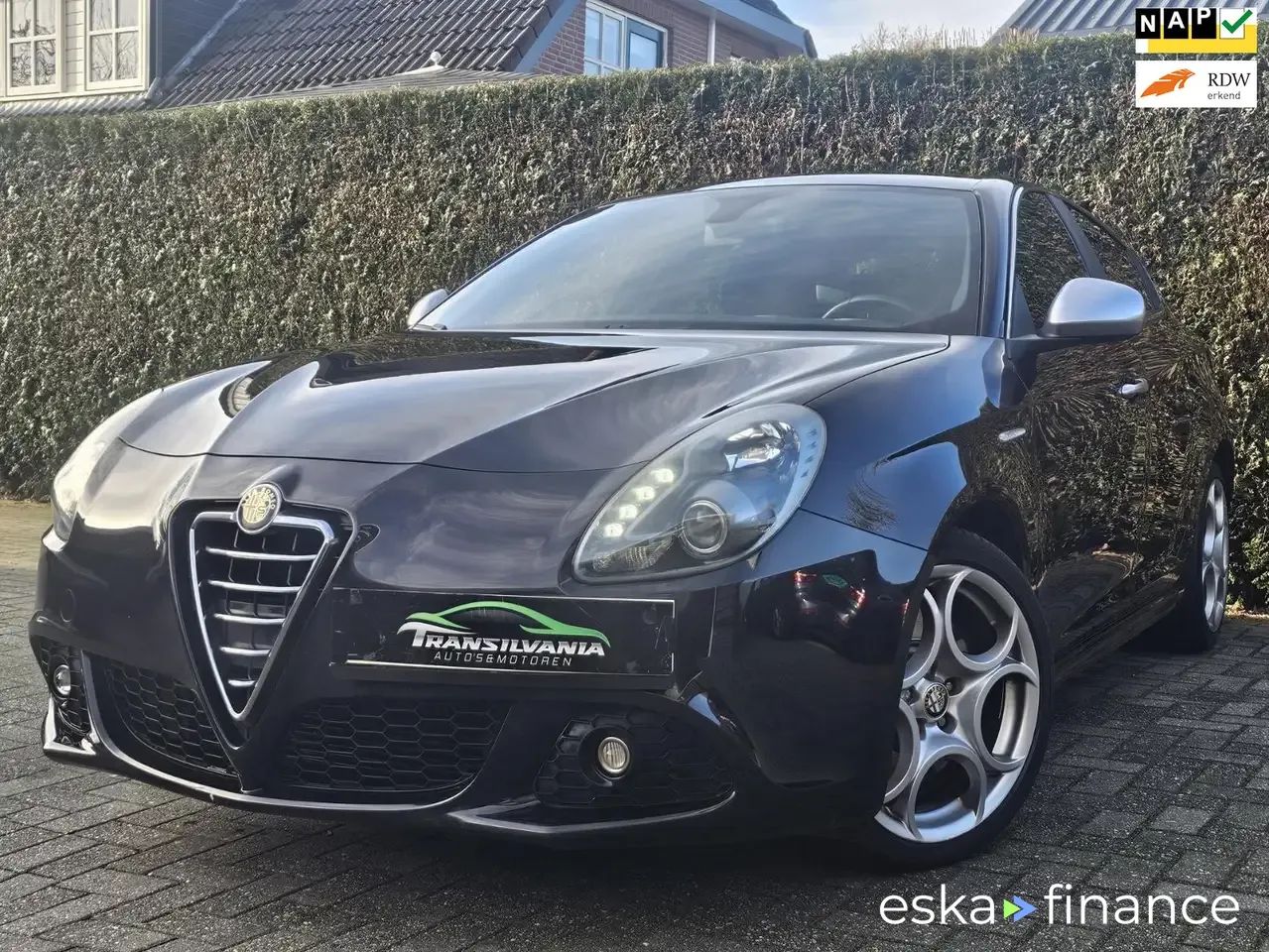 Leasing Hatchback Alfa Romeo Giulietta 2011