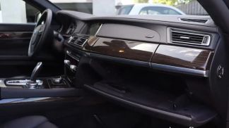 Finansowanie Sedan BMW 750 2013