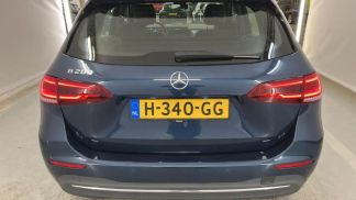 Lízing Hatchback MERCEDES B 200 2020
