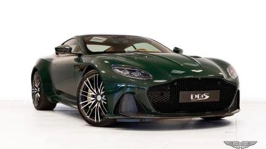 Aston Martin DBS 2022