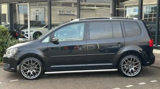 Financování Hatchback Volkswagen Touran 2011