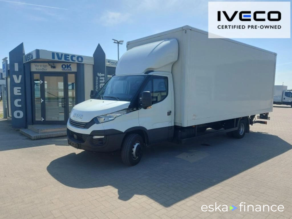 Zamknięta ciężarówka Iveco DAILY 2019