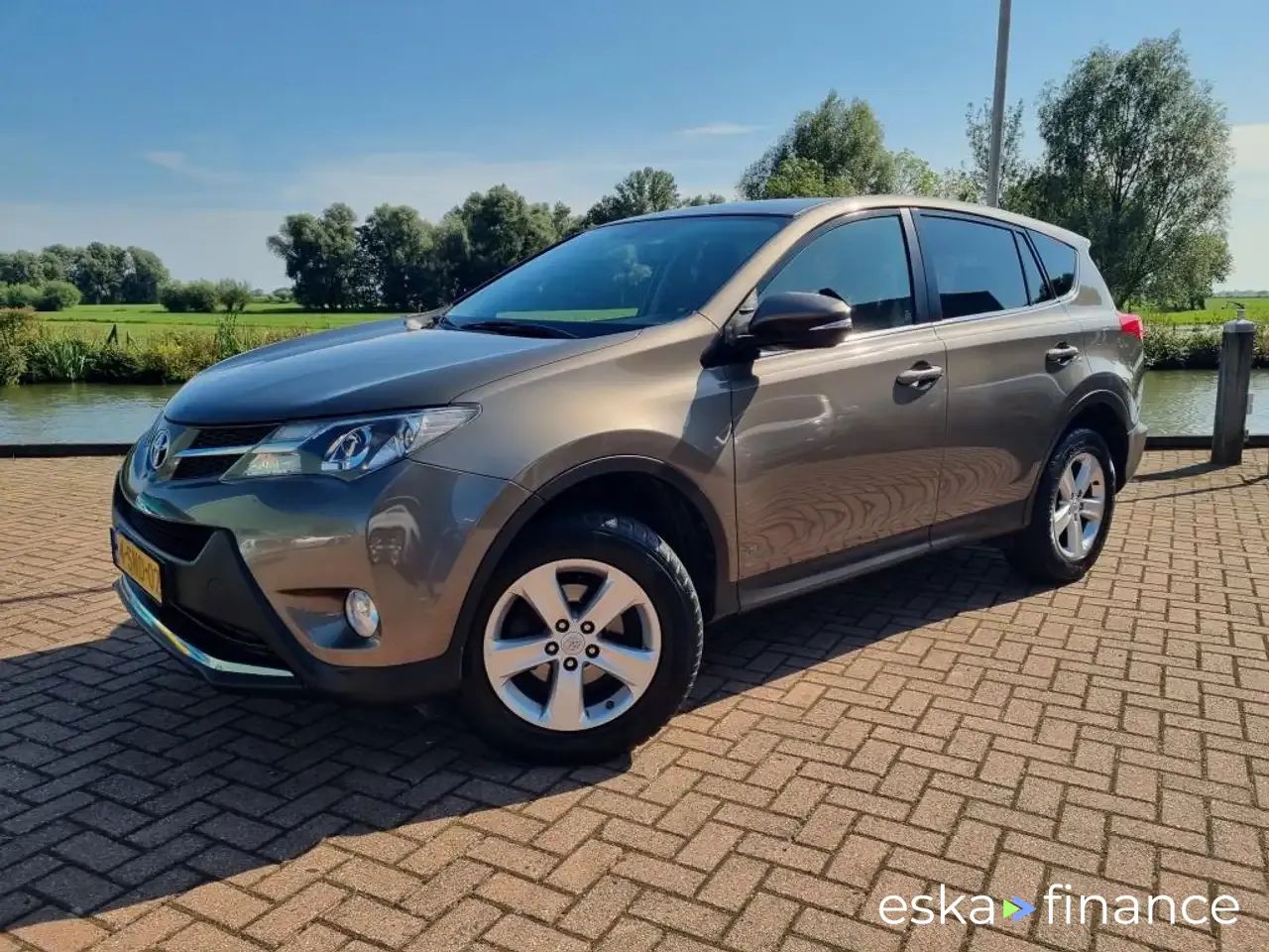 SUV Toyota RAV 4 2013