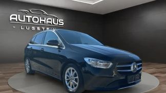 Lízing Hatchback MERCEDES B 180 2019