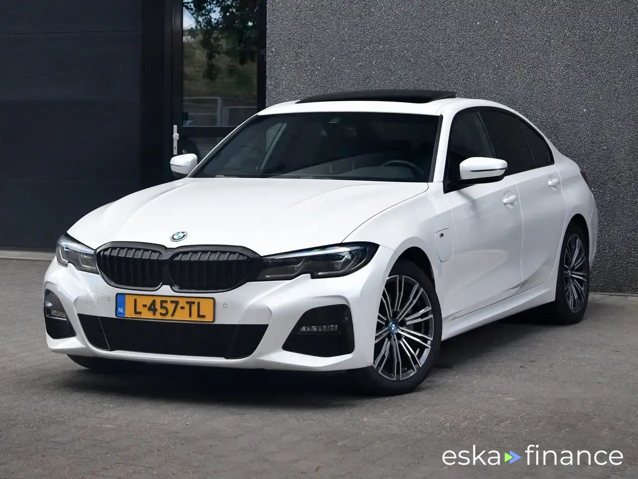 Lízing Sedan BMW 320 2021