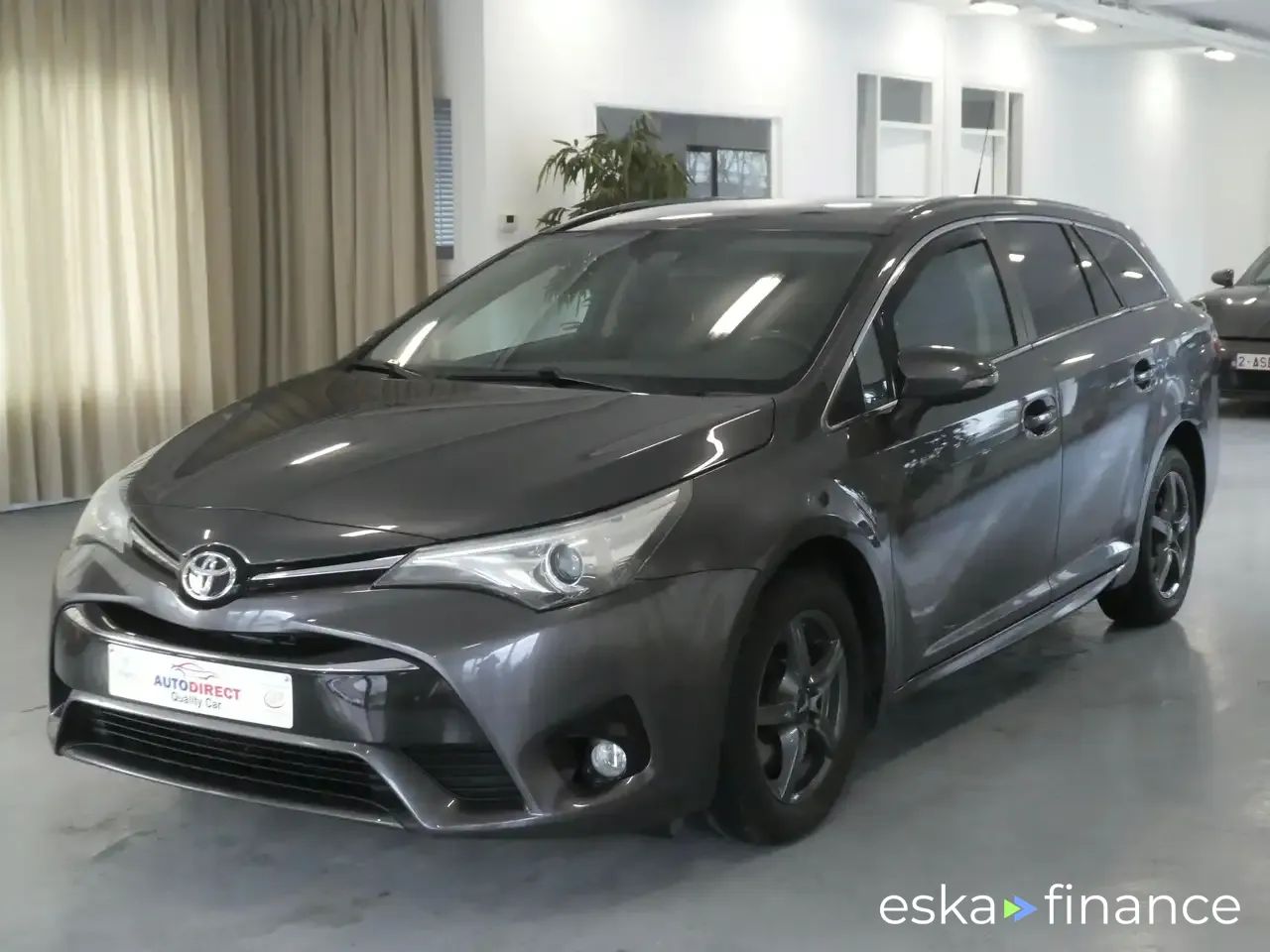Leasing Wagon Toyota Avensis 2017