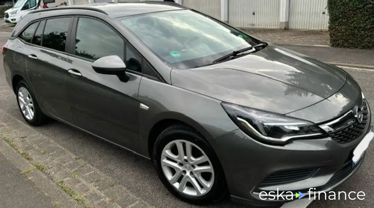 Wóz Opel Astra 2017